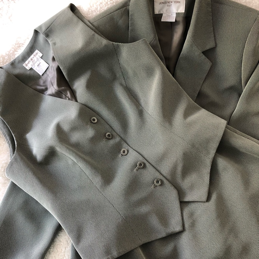 Jones New York 3 piece Skirt Suit Green/Black